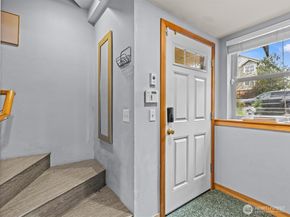 9010 18th Avenue SW B, Seattle WA 98106