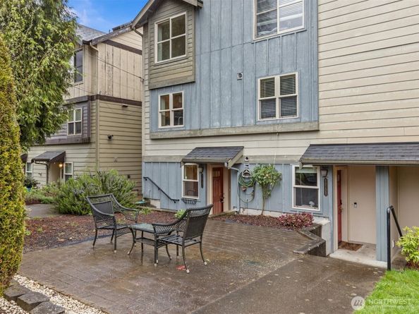 9010 18th Avenue SW B, Seattle WA 98106