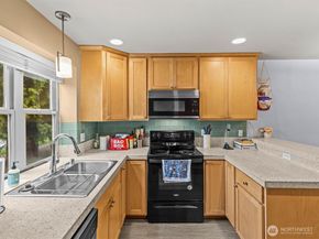 9010 18th Avenue SW B, Seattle WA 98106
