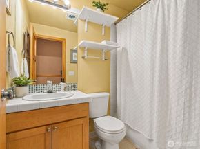 9010 18th Avenue SW B, Seattle WA 98106
