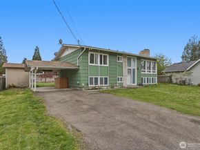 1817 S 262nd Place, Des Moines WA 98198