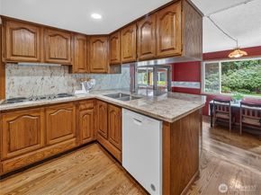 3306 217th Place SE, Sammamish WA 98075