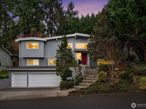 909 110th Avenue SE, Bellevue WA 98004