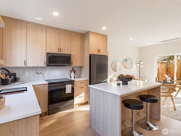 11013 Goodwin Way NE, Seattle WA 98125