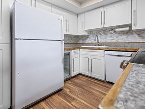 19203 40th Avenue W A4, Lynnwood WA 98036