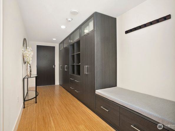 820 Blanchard Street 910, Seattle WA 98121