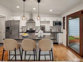 15634 SE 8th Street, Bellevue WA 98008