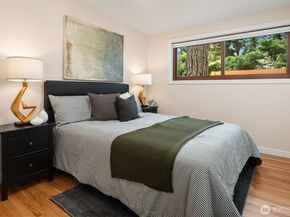 15634 SE 8th Street, Bellevue WA 98008
