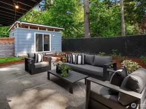 15634 SE 8th Street, Bellevue WA 98008
