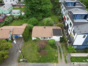 18034 10th Avenue NE, Shoreline WA 98155