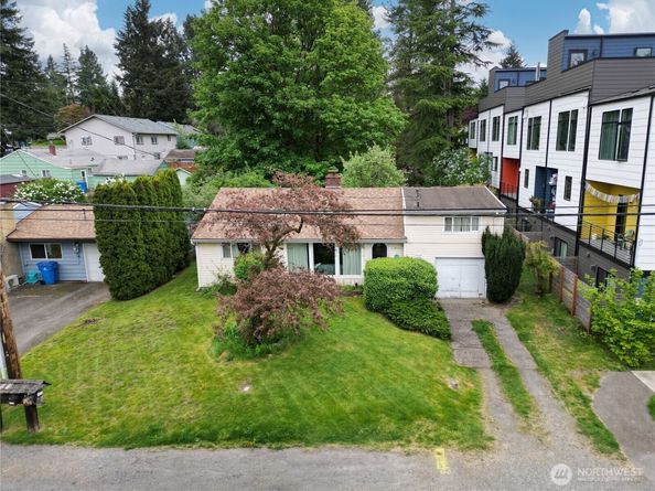 18034 10th Avenue NE, Shoreline WA 98155