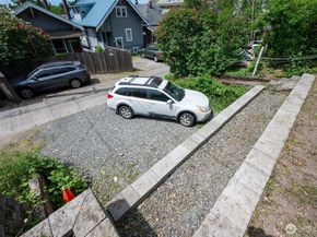 5231 12th Avenue NE, Seattle WA 98105