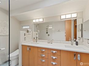 750 Kalmia Court NW, Issaquah WA 98027