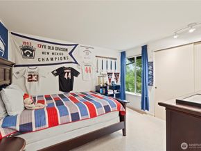 750 Kalmia Court NW, Issaquah WA 98027