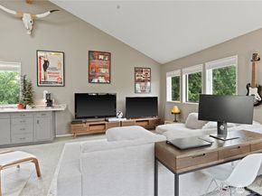750 Kalmia Court NW, Issaquah WA 98027