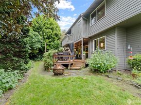 750 Kalmia Court NW, Issaquah WA 98027
