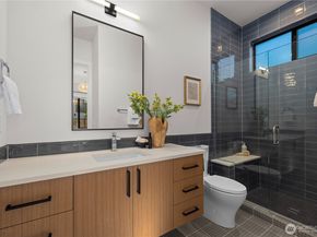 5225 114th Ave NE, Kirkland WA 98033