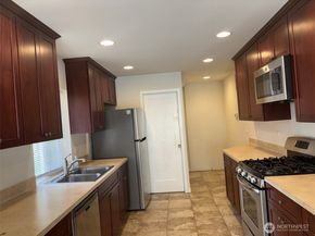 541 NE Alder Street, Issaquah WA 98027