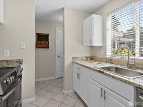 1040 S 320th Street 5, Federal Way WA 98003