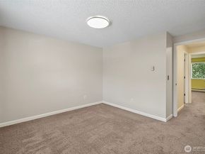 1040 S 320th Street 5, Federal Way WA 98003