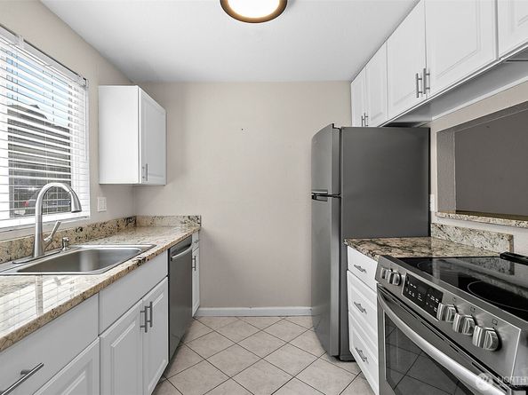 1040 S 320th Street 5, Federal Way WA 98003