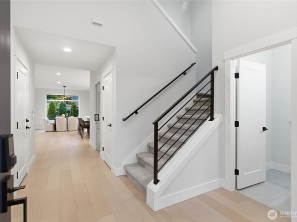 719 Edmonds Way, Edmonds WA 98020