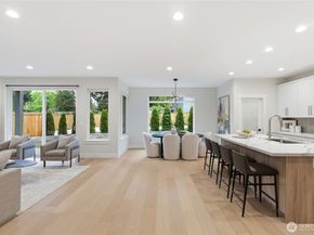719 Edmonds Way, Edmonds WA 98020