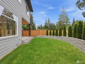 719 Edmonds Way, Edmonds WA 98020