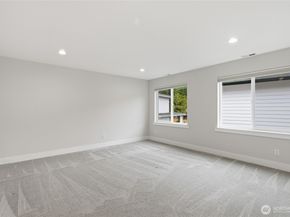 719 Edmonds Way, Edmonds WA 98020