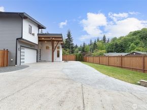 719 Edmonds Way, Edmonds WA 98020