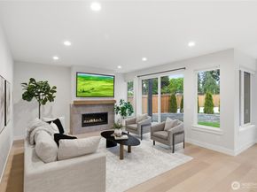 719 Edmonds Way, Edmonds WA 98020