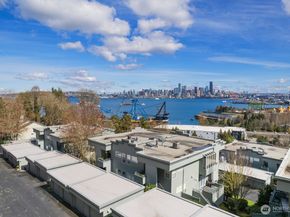 2349 Harbor Avenue SW 701, Seattle WA 98126