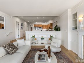 2349 Harbor Avenue SW 701, Seattle WA 98126