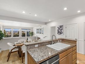 2349 Harbor Avenue SW 701, Seattle WA 98126