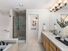 2349 Harbor Avenue SW 701, Seattle WA 98126