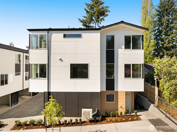 18002 C 10th Avenue NE, Shoreline WA 98155