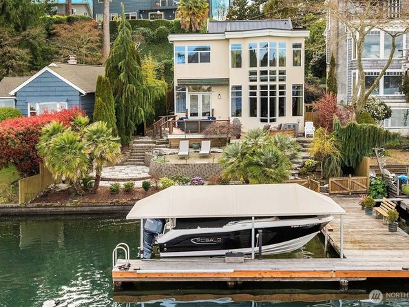 8418 Island Drive S, Seattle WA 98118