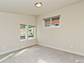 1471 14th Place NE, Issaquah WA 98029