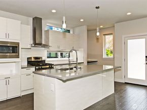 1471 14th Place NE, Issaquah WA 98029