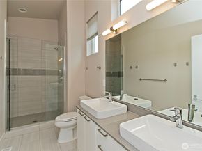 1471 14th Place NE, Issaquah WA 98029