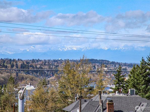 2350 10th Avenue E 201, Seattle WA 98102