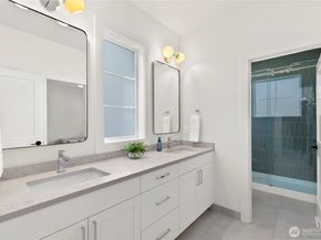 13017 NE 113th St 1, Kirkland WA 98033