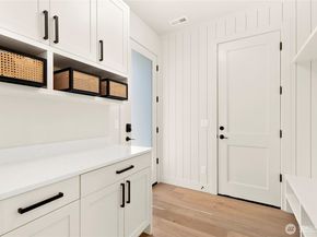 13017 NE 113th St 1, Kirkland WA 98033