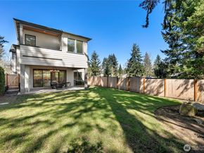 13017 NE 113th St 1, Kirkland WA 98033