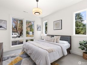 13017 NE 113th St 1, Kirkland WA 98033