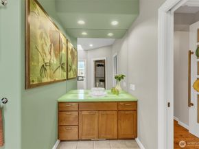 1434 108th Avenue NE, Bellevue WA 98004