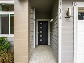 12102 10th Drive SE B, Everett WA 98208