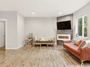12102 10th Drive SE B, Everett WA 98208