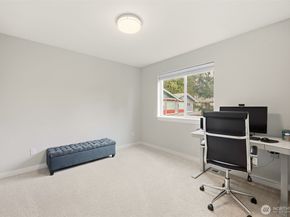12102 10th Drive SE B, Everett WA 98208