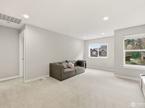 12102 10th Drive SE B, Everett WA 98208